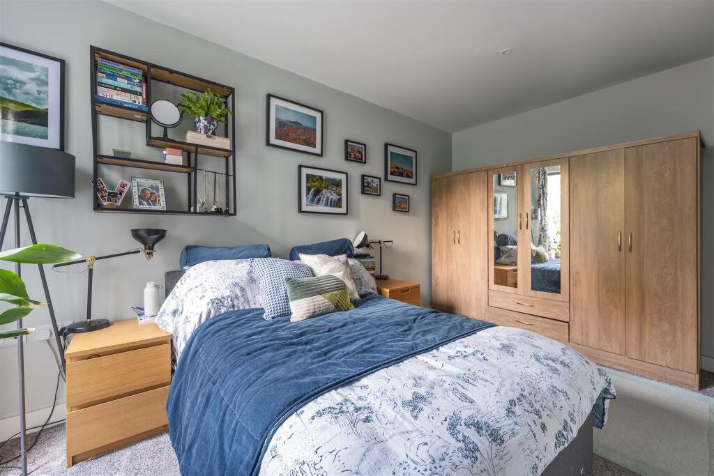 High Road Leyton, E10