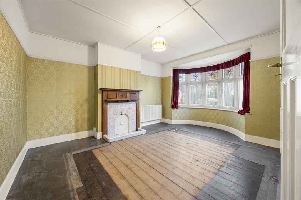Living Room.jpg