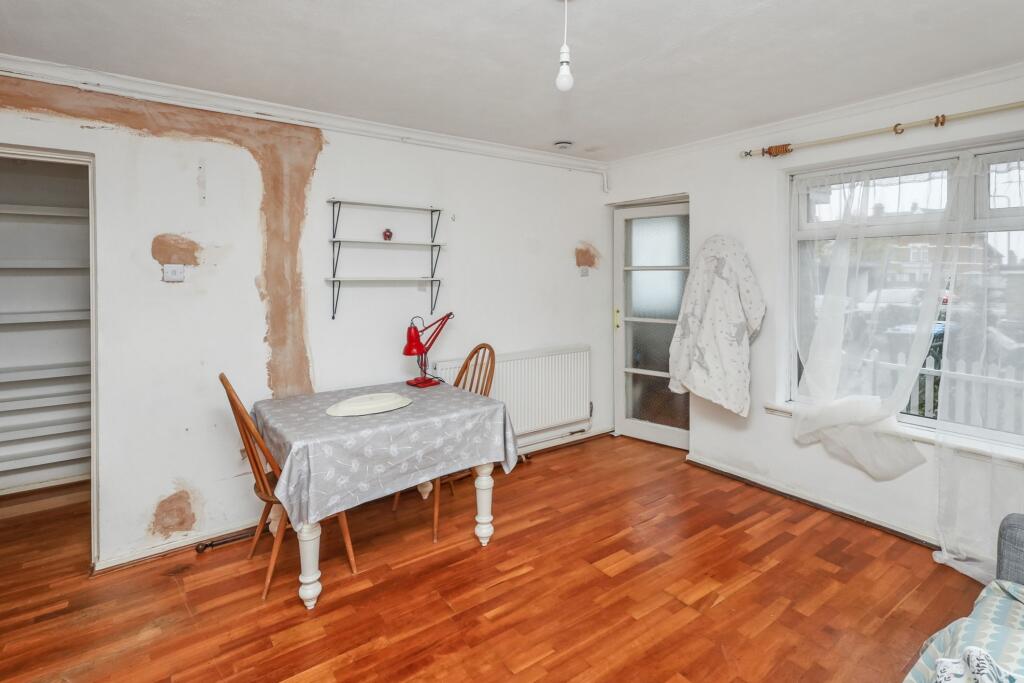 11 Langdon Court, Harlesden, London NW10 8SP