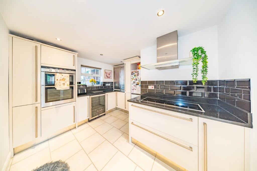 53 Walpole Ave kitchen.jpg