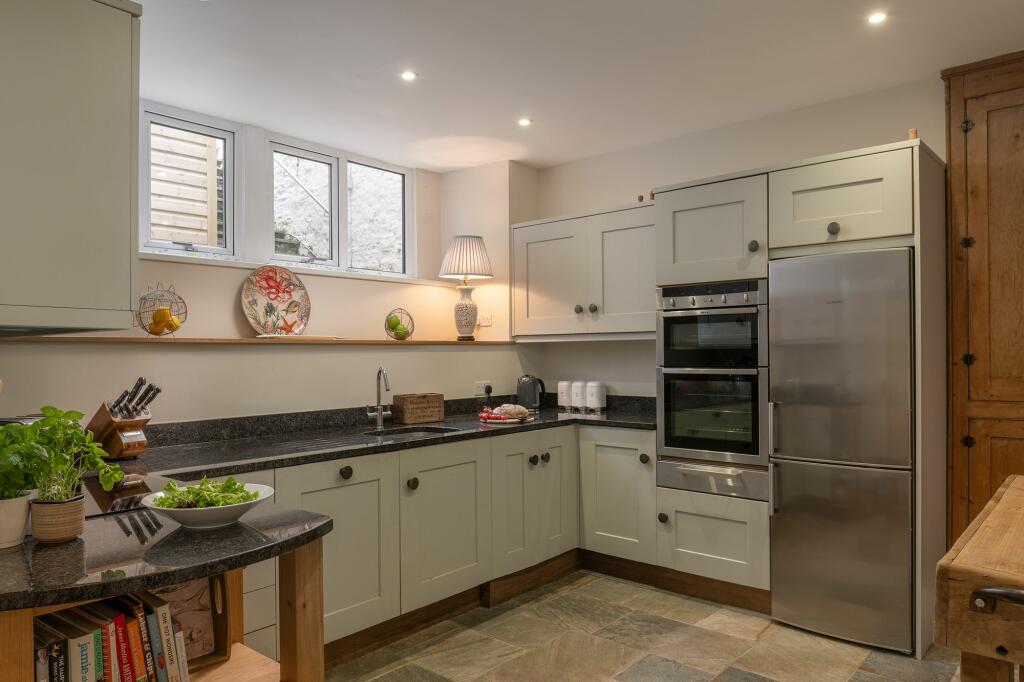 Lantern House 12 Clarence Hill¿ Dartmouth Kitchen