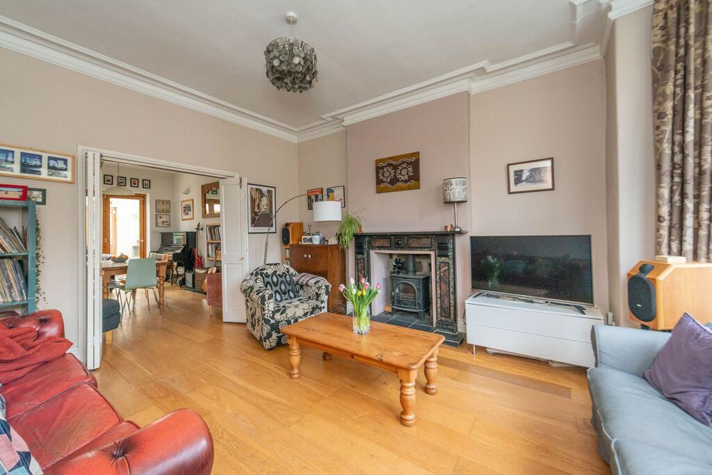 LOUNGE, KITCHEN, DINER AND SUN ROOM