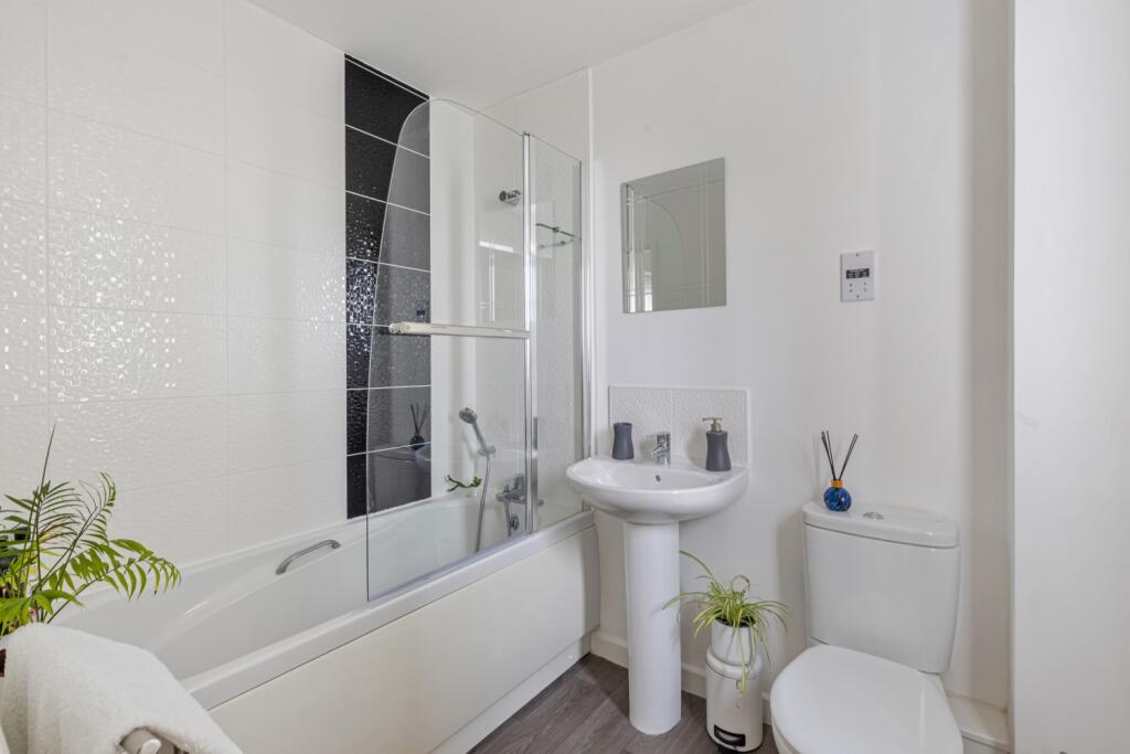 A16 - 2 Hollyhock Way, Paignton - 250730