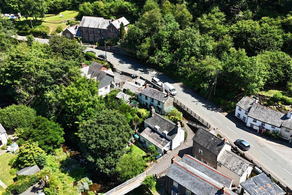 -686fe66ac702b-1320687 (7) Drone.jpg