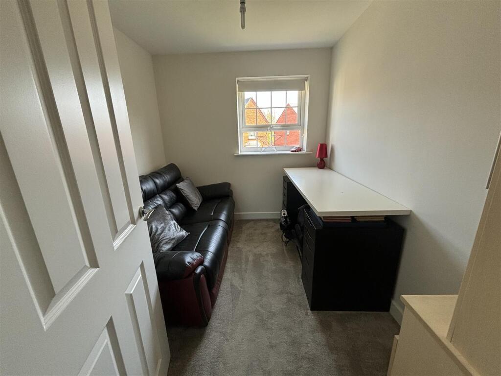 Bedroom 4.jpg