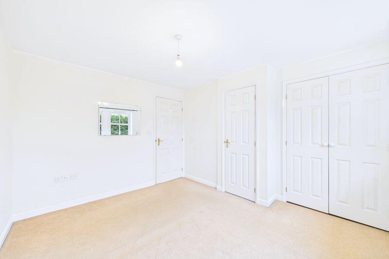 Main bedroom side