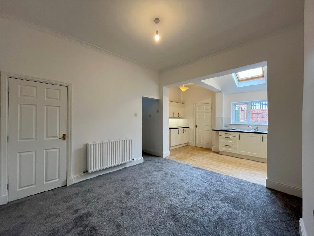 DINING / LIVING ROOM