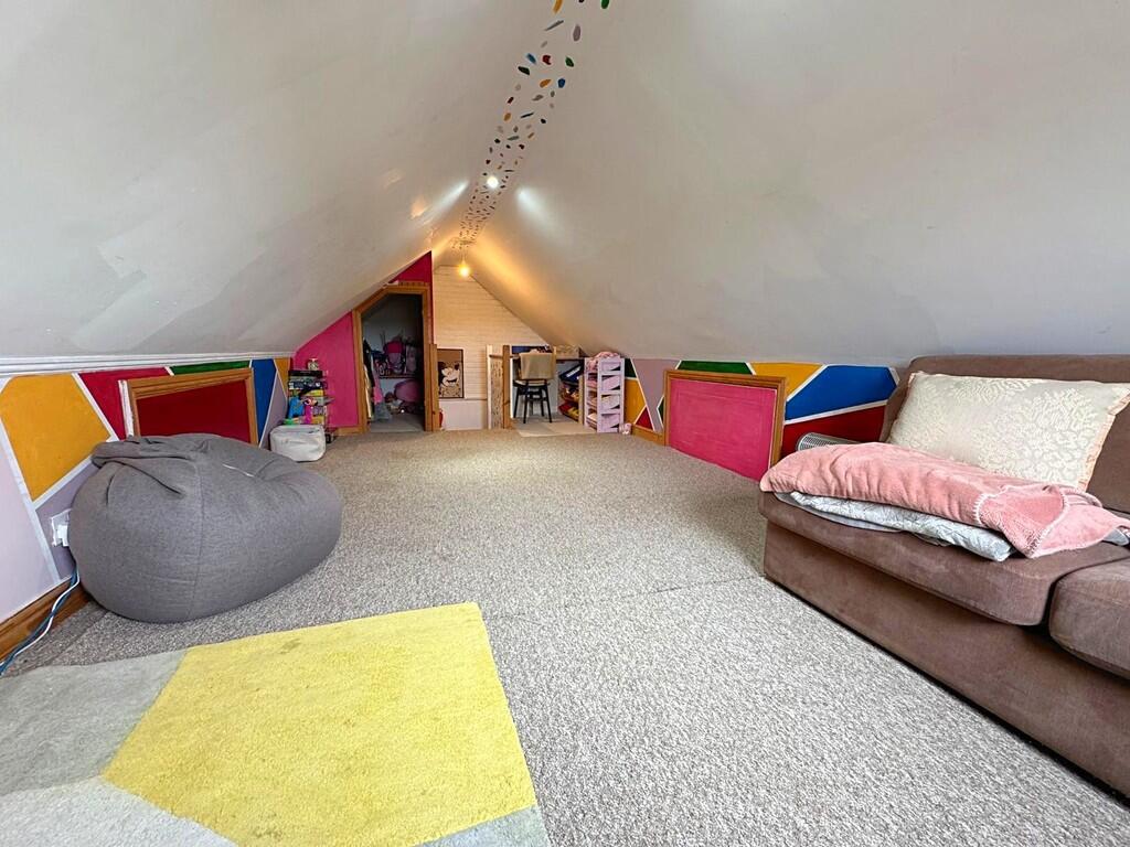 Hobby room to sta...