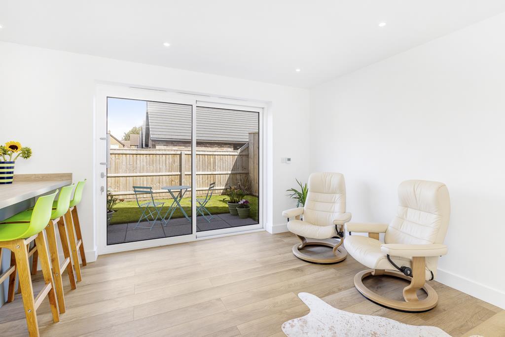 2 Burgess Court (Donnington)-18.jpg