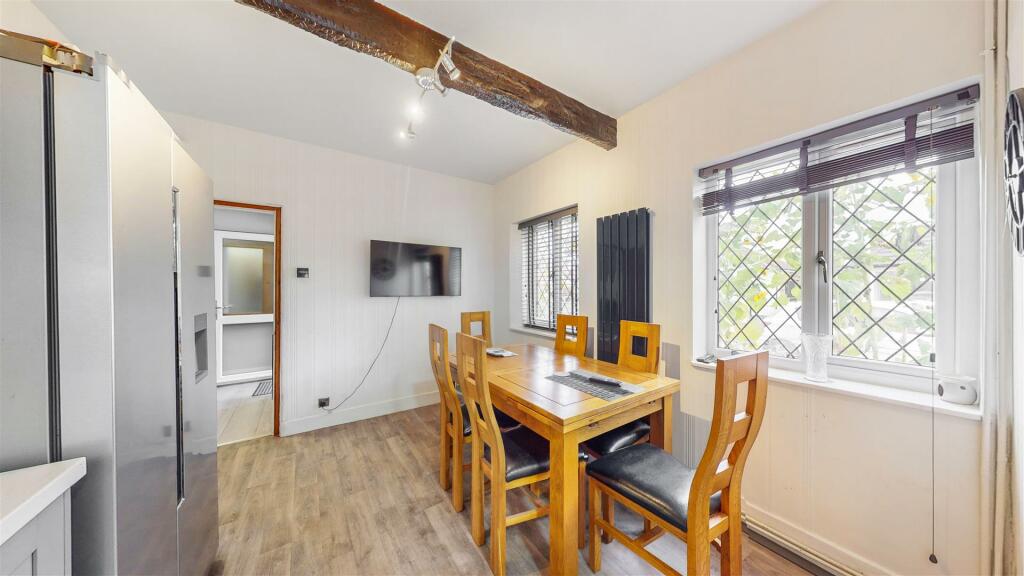 25 Eton Avenue - ZjdxovGgxivv61cu3CrJ.jpg
