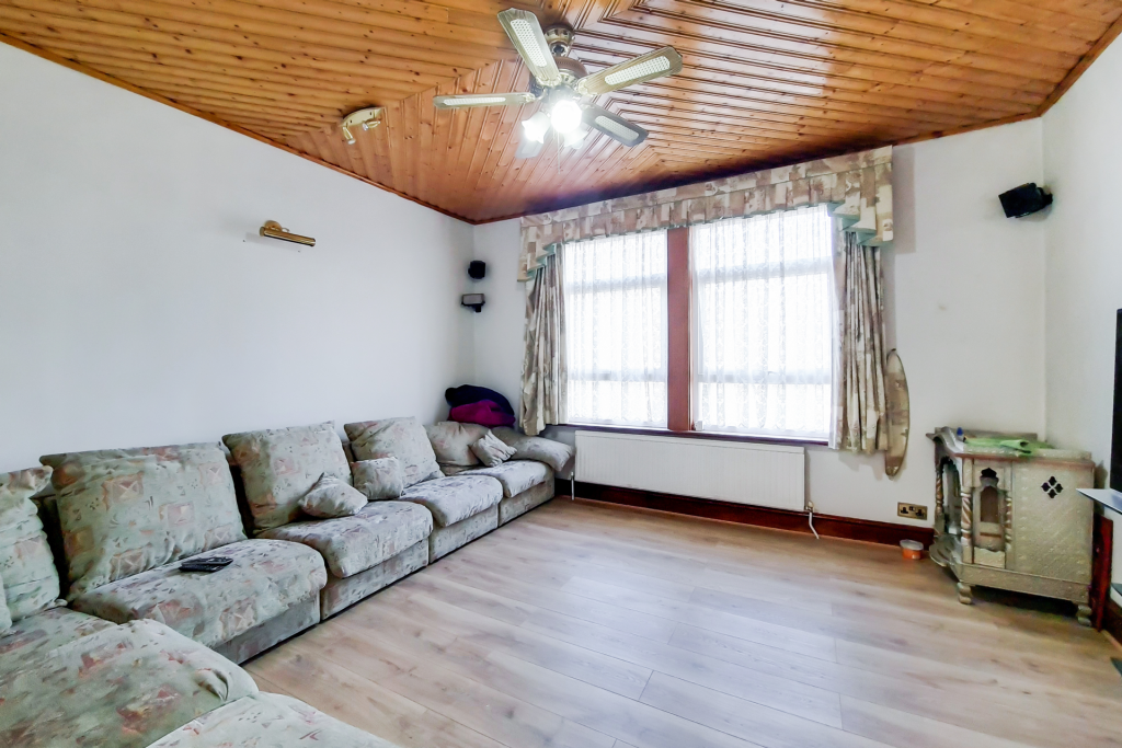 LIVINGROOM ONE