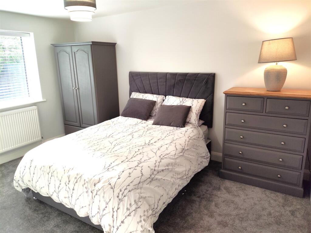 bed1.jpg