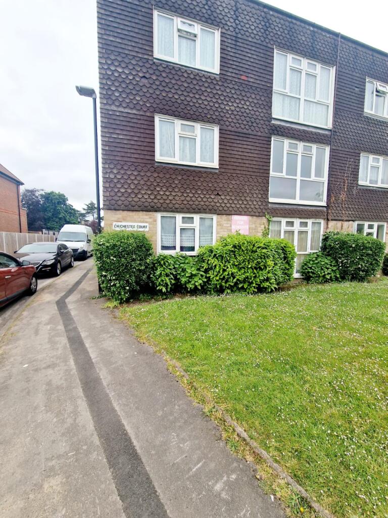 Chichester Court, Slough, SL1