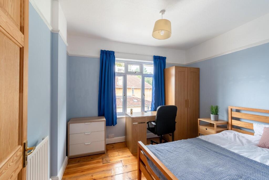 68 Combe Park -8.jpg