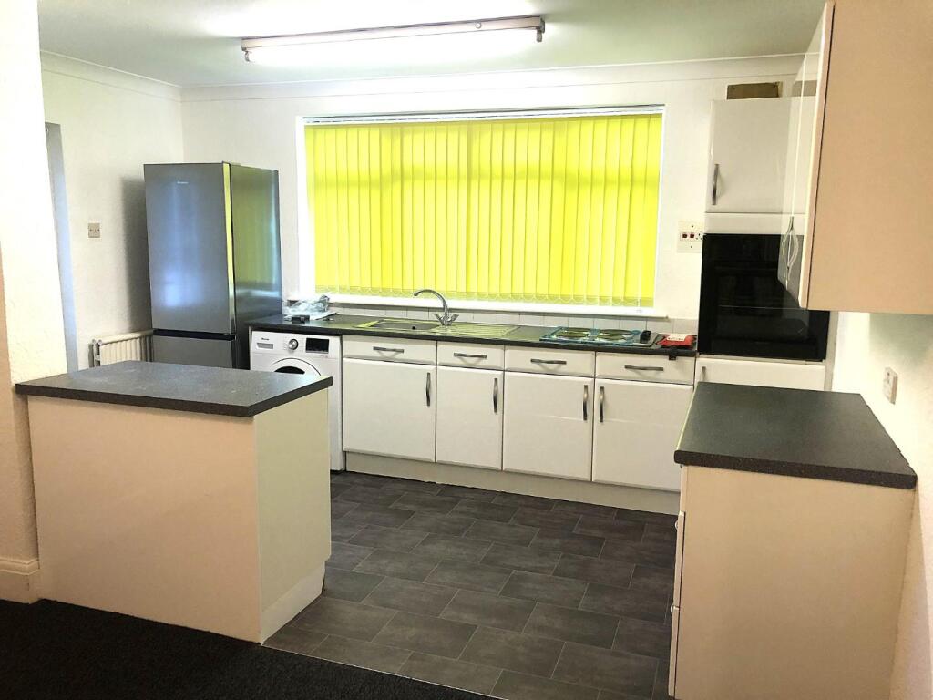 KITCHEN PIC 5.jpg
