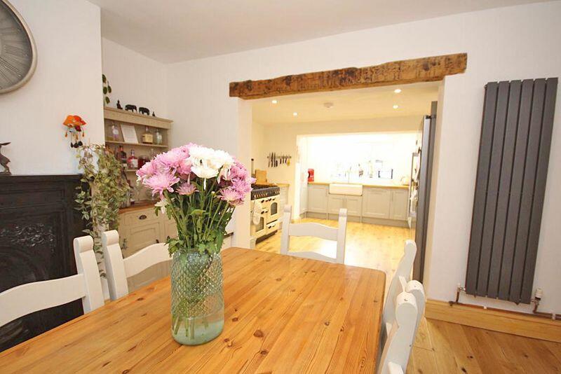 Dining room to kitchen