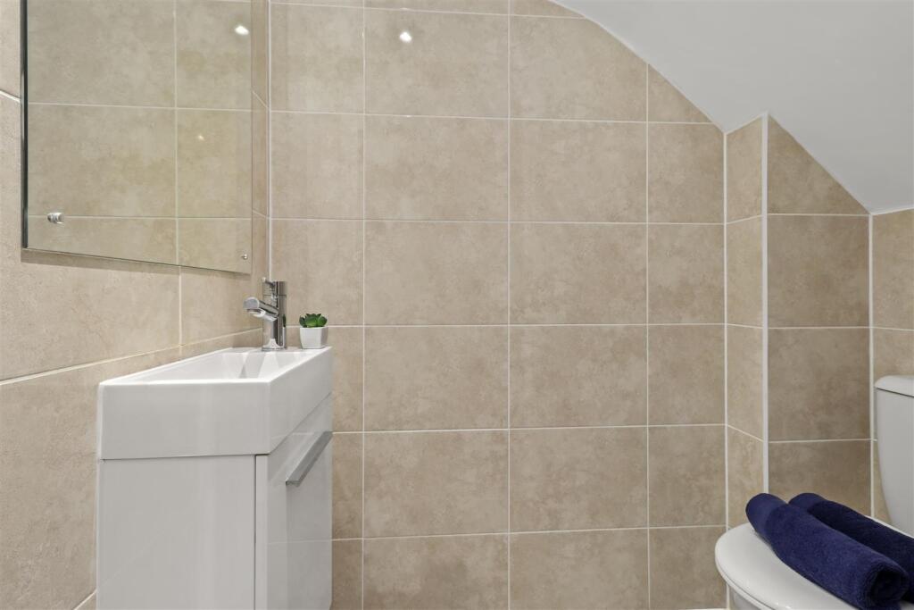 Cloakroom/WC