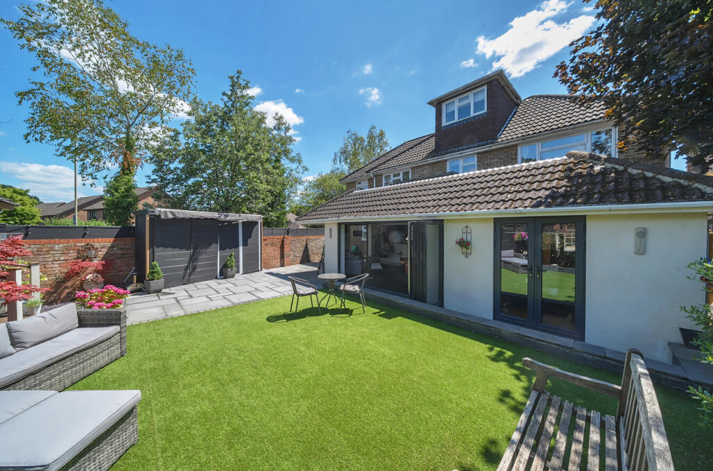 1323854-6-686e6d5...