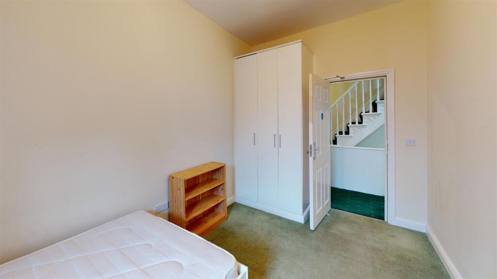 33-Spring-Hill-Road-Bedroom(1).jpg
