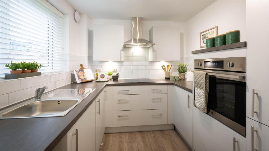 Manns Lodge Show Apartment Kitchen.jpg