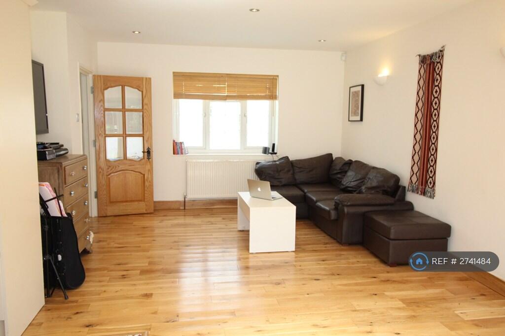 Living Area 2
