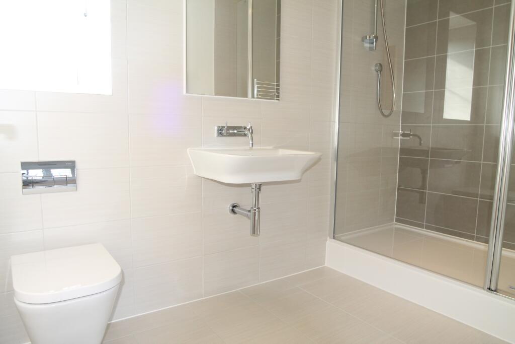 32 chequers Avenue E