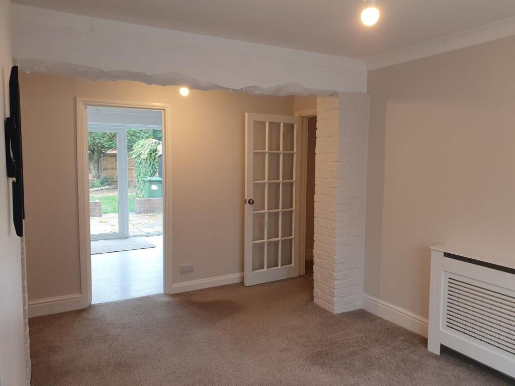 Lounge to kitchen.jpg