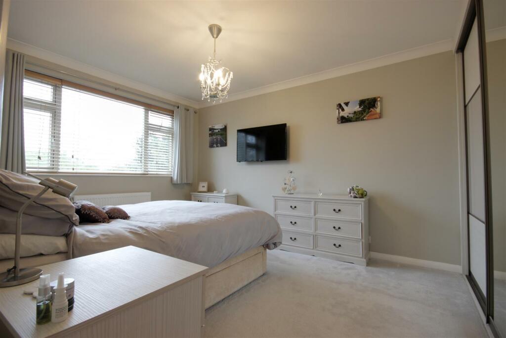 BEDROOM 1 (REAR)