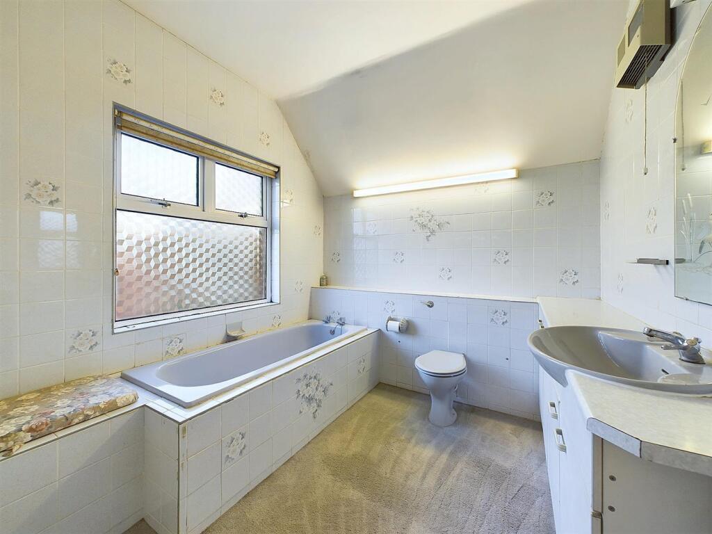 9 - Detached House for Auction, Sea Mills.jpg