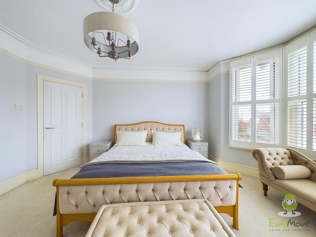 CAM01543G0-PR0103-STILL021