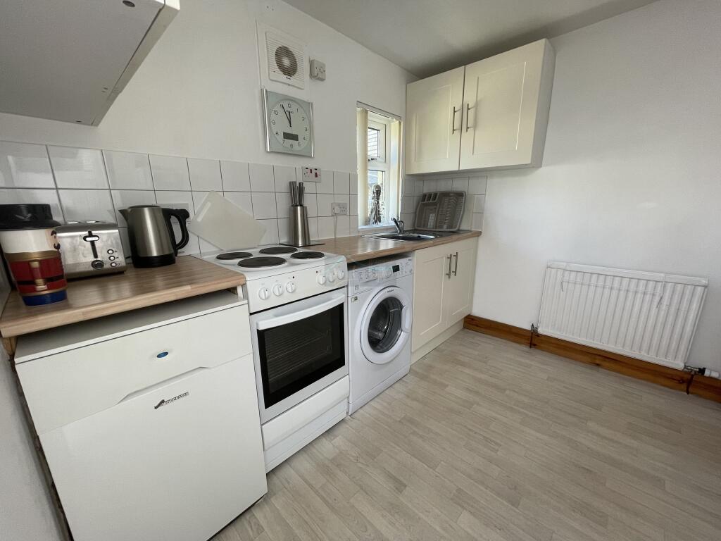 Kitchen a.JPG