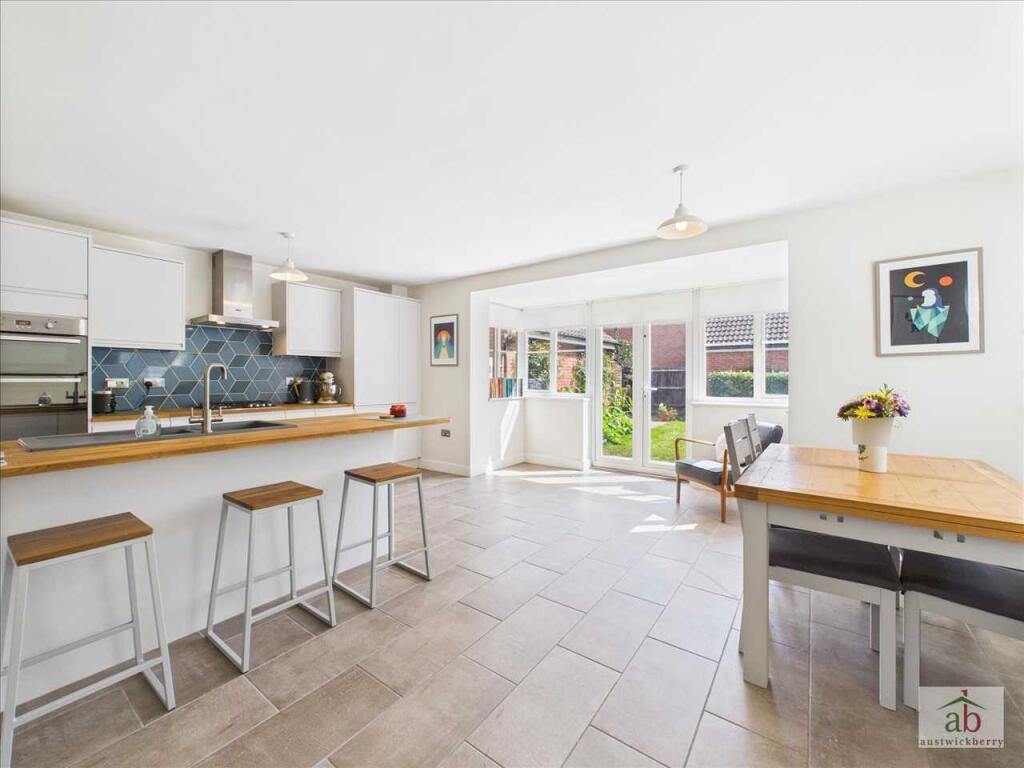 Kitchen/diner/Family