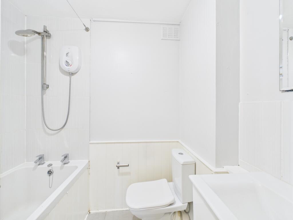 CAM02023G0-PR0144-STILL012