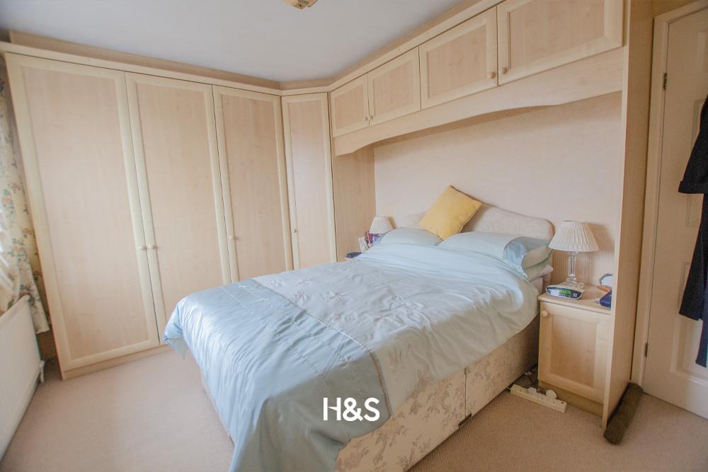 51 mollington crescent - bedroom 1.jpg