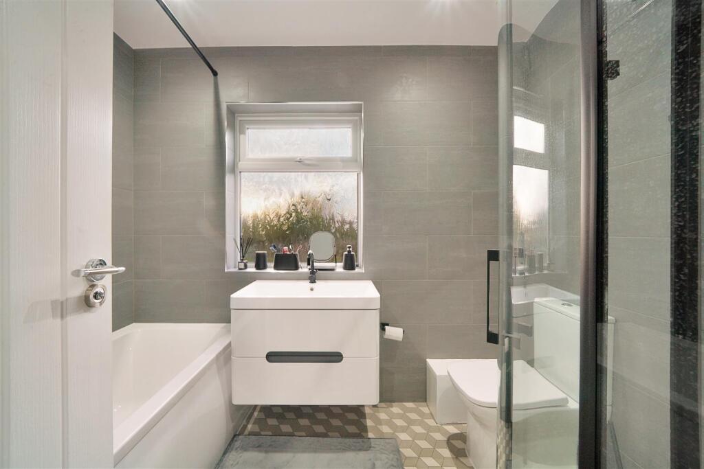 31 Edwards Avenue - wD0c0AiOgKXRU8MtEKHM.jpg