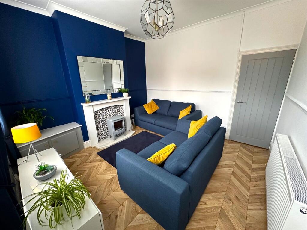 lounge 4.jpg