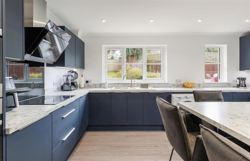 Kitchen 1-1