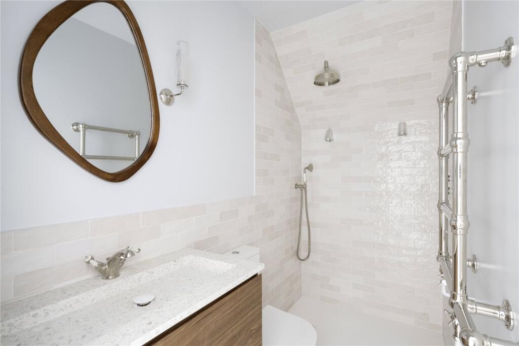 En Suite Bathroom
