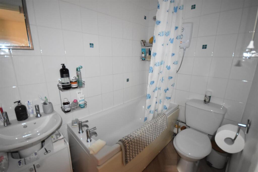Bathroom.JPG
