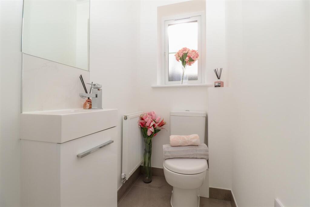 Cloakroom/WC