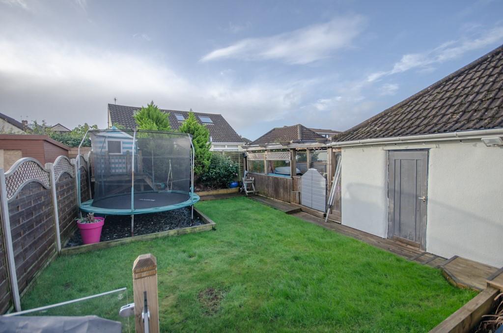 Rear garden pic 2.jpg