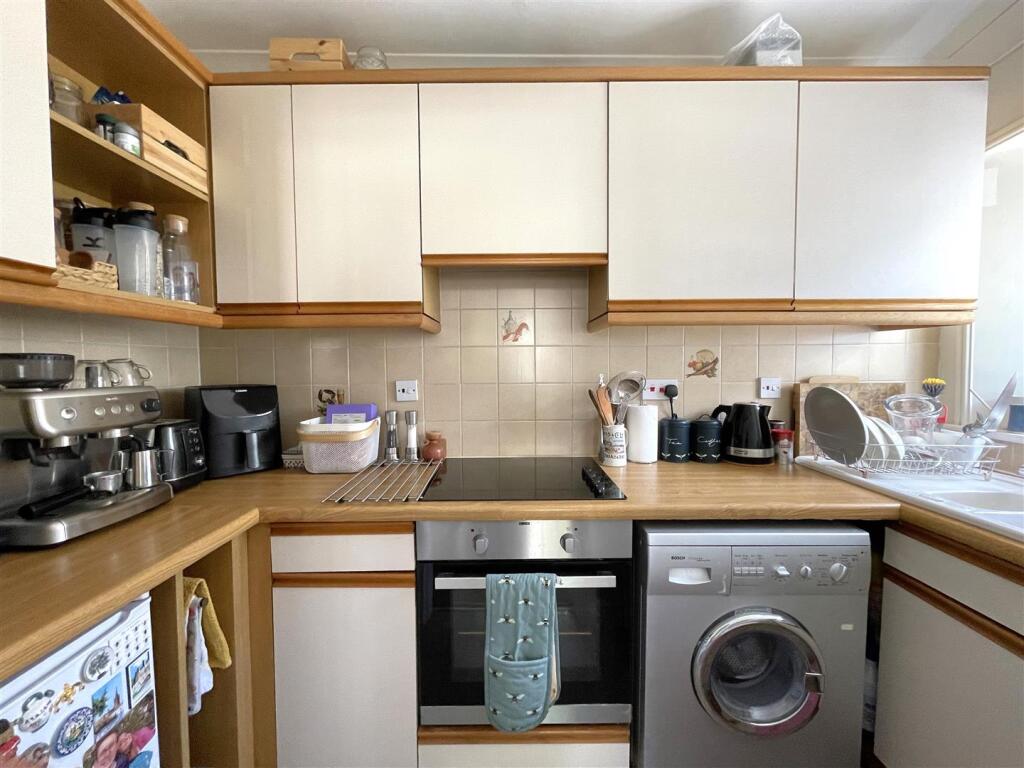 Kitchen.JPG