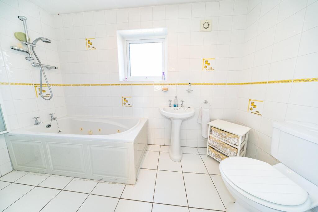 12 st lukes way g. floor bathroom.jpg