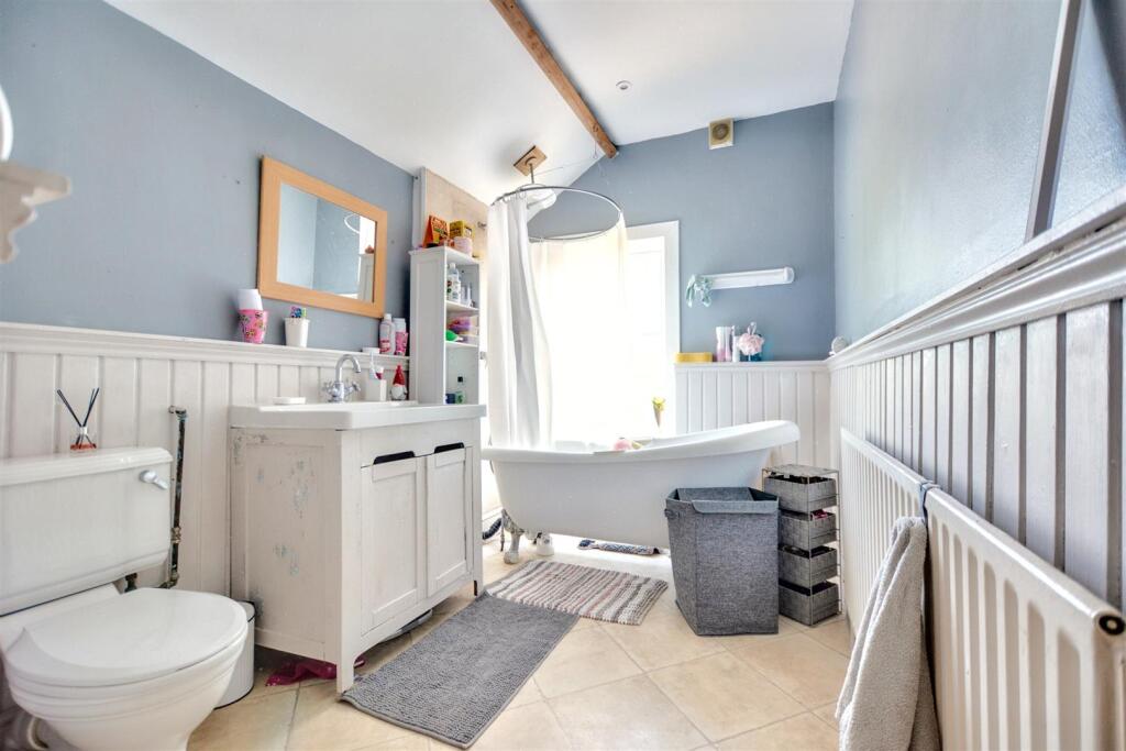Bathroom.jpeg