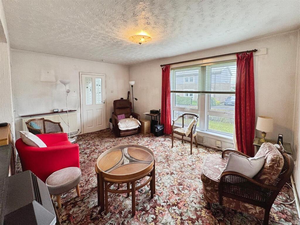 Living Room 1.jpg
