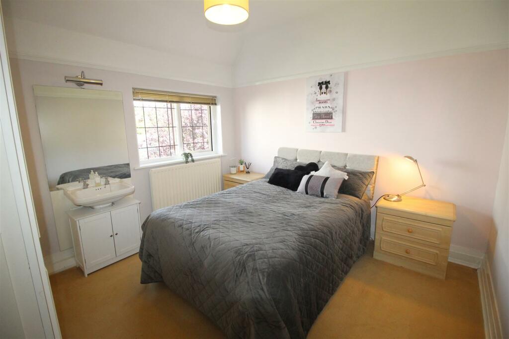 St Annes Road East, 202, bed 4.JPG