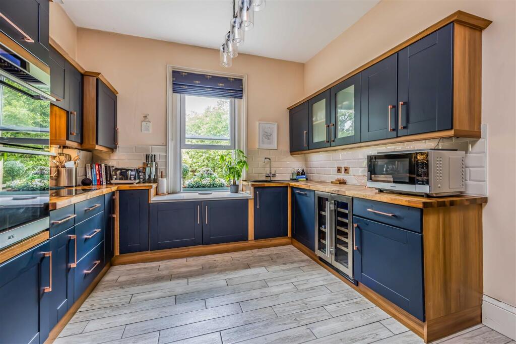 Flat 3, 38. Lennox Road North, Southsea-Small-Port