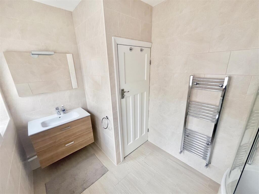 Bathroom Aspect 2