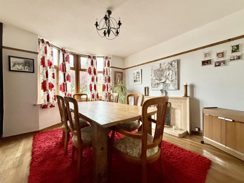 DiningRoom.jpg
