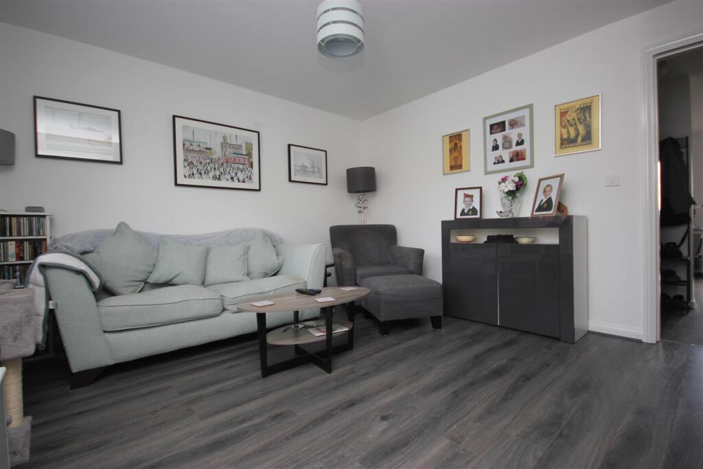 lounge 2.JPG